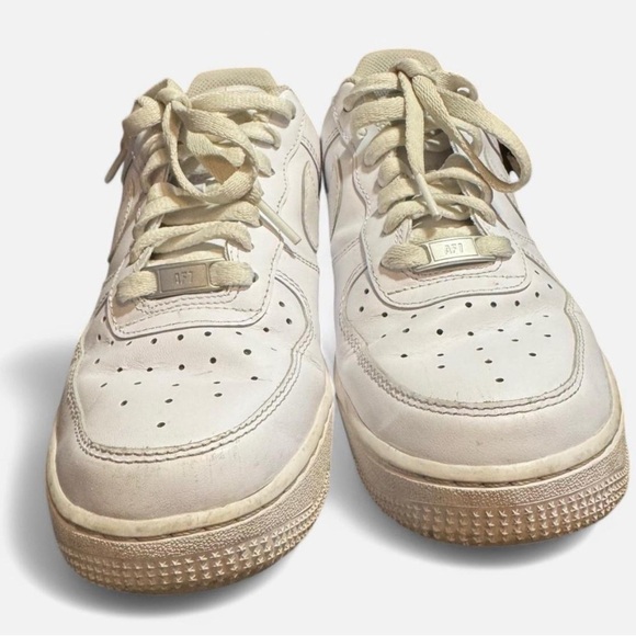 Women’s Nike All White Air Force 1 07’ sneakers - Picture 3 of 9
